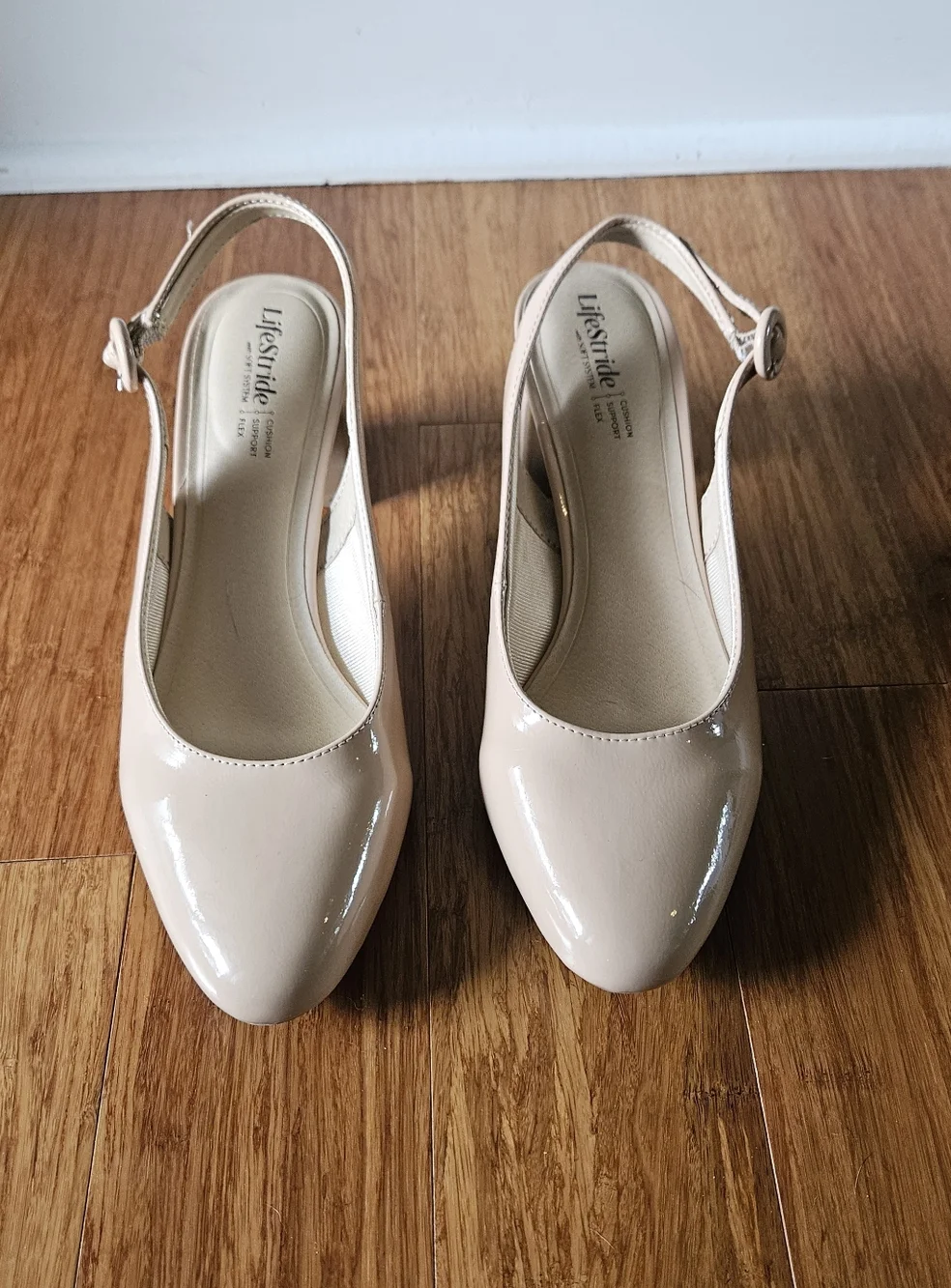 NEW LifeStride Tia Slingback Block Heel Pump in Beige Patent Size 10